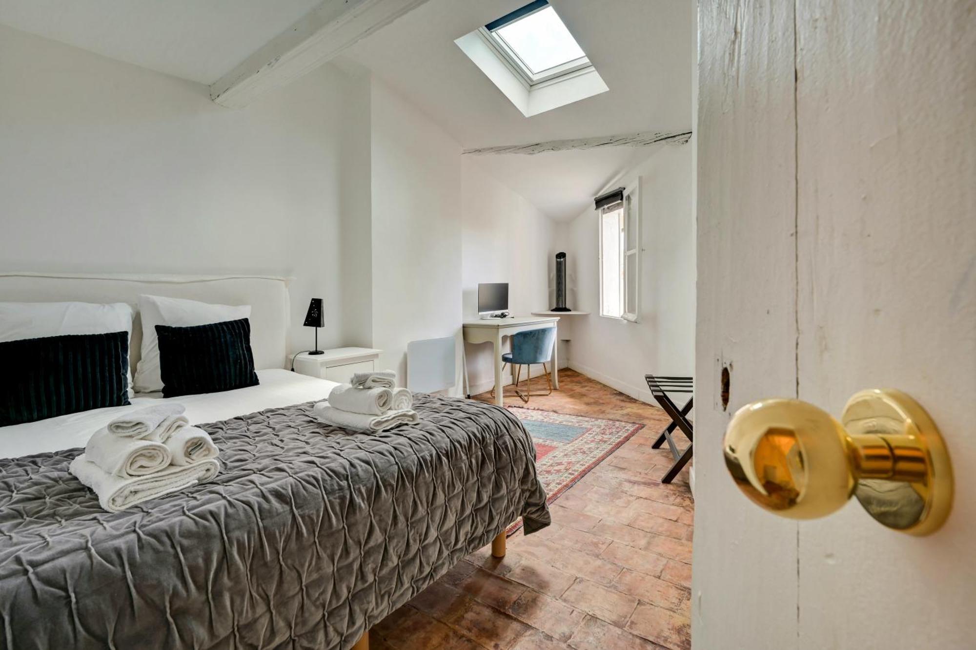 Les Suites De Montigny Aix-en-Provence Oda fotoğraf